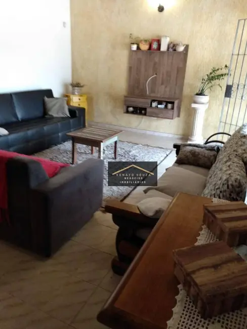 Sobrado com 4 quartos à venda, 337m2 em Peruibe - SP - imagem 5 Foto 5 de Sobrado com 4 quartos à venda, 337m2 em Peruibe - SP