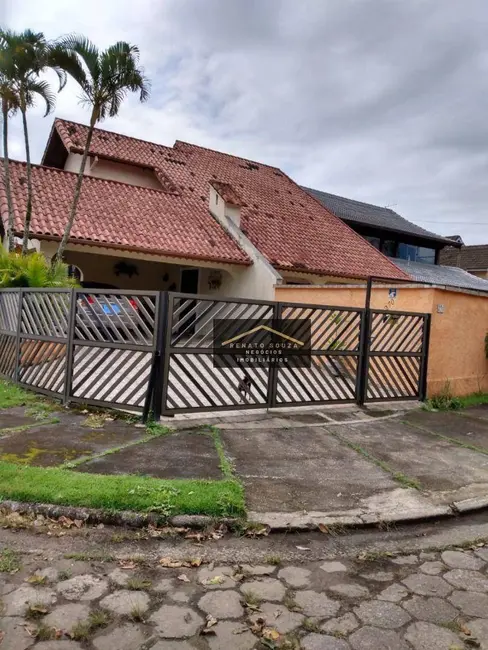 Sobrado com 4 quartos à venda, 337m2 em Peruibe - SP - imagem 1 Foto 1 de Sobrado com 4 quartos à venda, 337m2 em Peruibe - SP