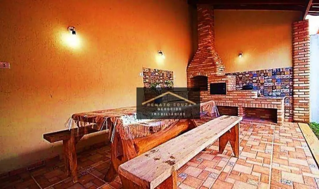 Casa com 3 quartos à venda, 300m2 em Peruibe - SP - imagem 3 Foto 3 de Casa com 3 quartos à venda, 300m2 em Peruibe - SP