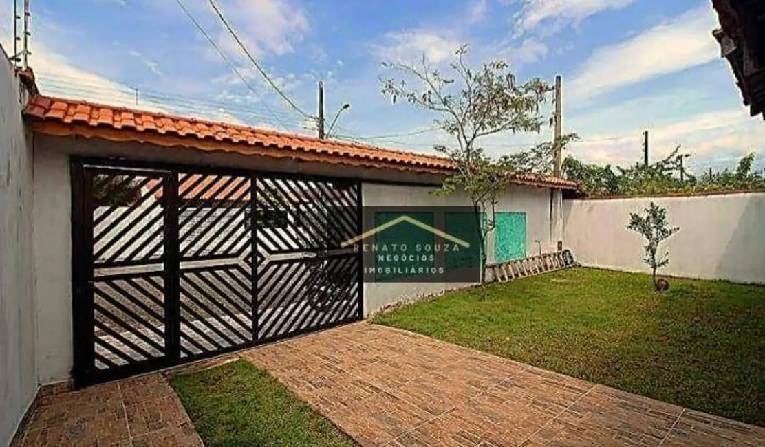 Casa com 3 quartos à venda, 300m2 em Peruibe - SP - imagem 4 Foto 4 de Casa com 3 quartos à venda, 300m2 em Peruibe - SP