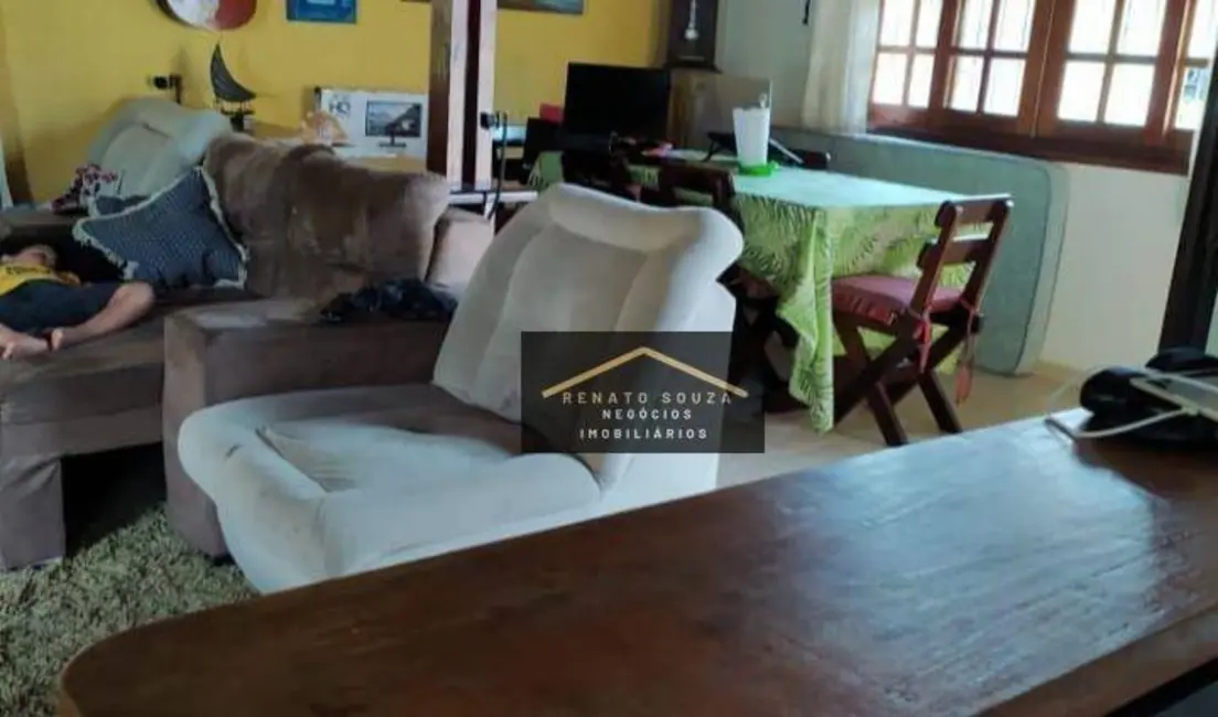 Casa com 4 quartos à venda, 250m2 em Peruibe - SP - imagem 8 Foto 8 de Casa com 4 quartos à venda, 250m2 em Peruibe - SP