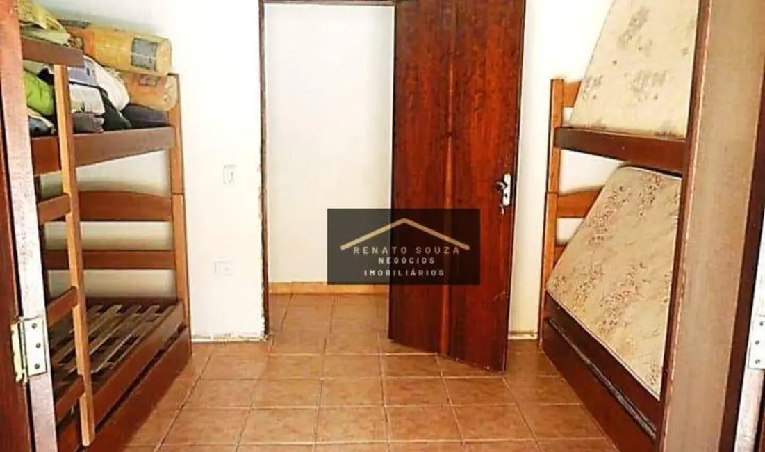 Sobrado com 3 quartos à venda, 250m2 em Peruibe - SP - imagem 9 Foto 9 de Sobrado com 3 quartos à venda, 250m2 em Peruibe - SP