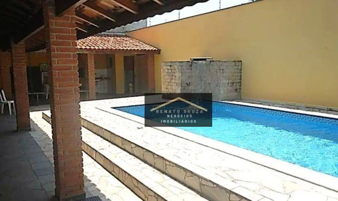 Sobrado com 3 quartos à venda, 250m2 em Peruibe - SP - imagem 3 Foto 3 de Sobrado com 3 quartos à venda, 250m2 em Peruibe - SP