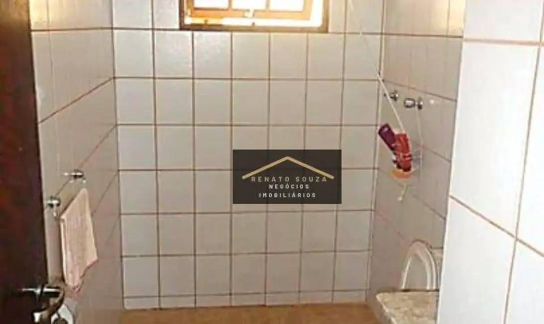 Sobrado com 3 quartos à venda, 250m2 em Peruibe - SP - imagem 4 Foto 4 de Sobrado com 3 quartos à venda, 250m2 em Peruibe - SP