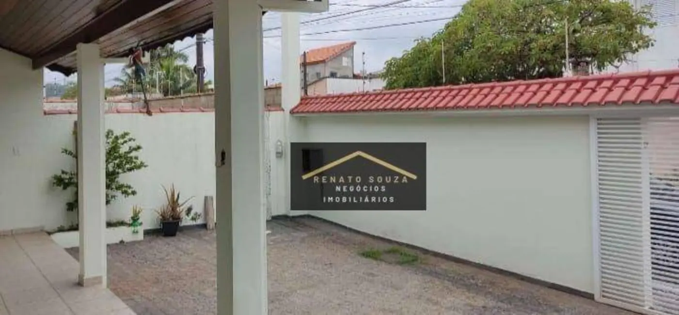 Casa com 3 quartos à venda, 250m2 em Peruibe - SP - imagem 3 Foto 3 de Casa com 3 quartos à venda, 250m2 em Peruibe - SP