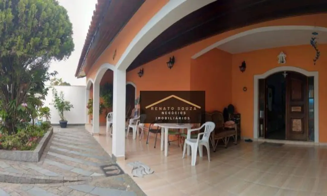 Sobrado com 4 quartos à venda, 250m2 em Peruibe - SP - imagem 3 Foto 3 de Sobrado com 4 quartos à venda, 250m2 em Peruibe - SP