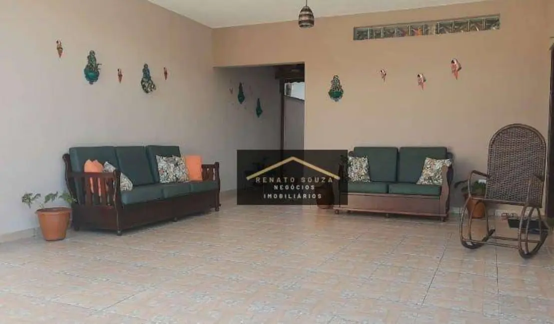 Casa com 3 quartos à venda, 250m2 em Peruibe - SP - imagem 6 Foto 6 de Casa com 3 quartos à venda, 250m2 em Peruibe - SP
