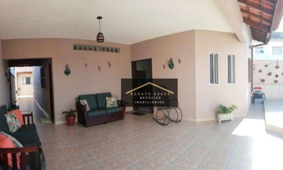Casa com 3 quartos à venda, 250m2 em Peruibe - SP - imagem 5 Foto 5 de Casa com 3 quartos à venda, 250m2 em Peruibe - SP