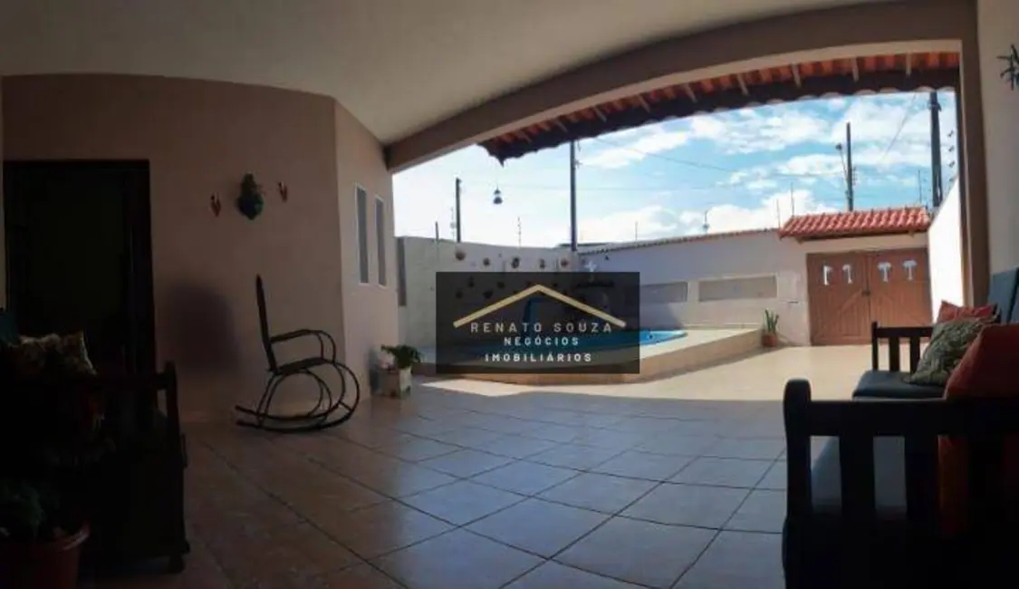 Casa com 3 quartos à venda, 250m2 em Peruibe - SP - imagem 4 Foto 4 de Casa com 3 quartos à venda, 250m2 em Peruibe - SP