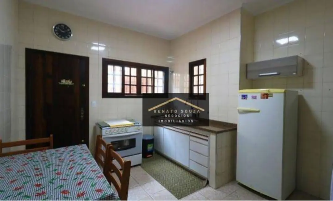 Casa com 3 quartos à venda, 250m2 em Peruibe - SP - imagem 8 Foto 8 de Casa com 3 quartos à venda, 250m2 em Peruibe - SP