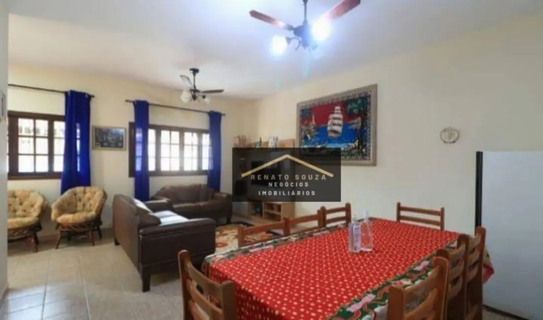 Casa com 3 quartos à venda, 250m2 em Peruibe - SP - imagem 5 Foto 5 de Casa com 3 quartos à venda, 250m2 em Peruibe - SP