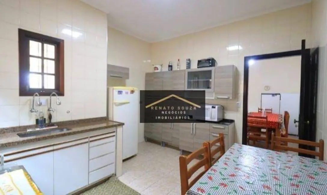 Casa com 3 quartos à venda, 250m2 em Peruibe - SP - imagem 6 Foto 6 de Casa com 3 quartos à venda, 250m2 em Peruibe - SP