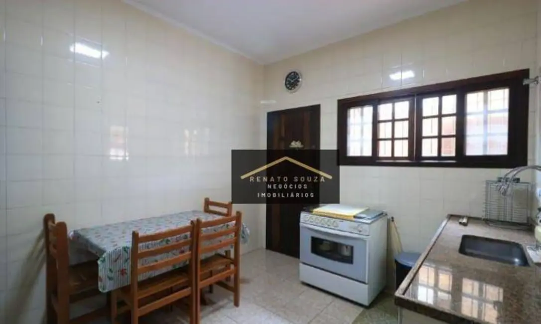 Casa com 3 quartos à venda, 250m2 em Peruibe - SP - imagem 7 Foto 7 de Casa com 3 quartos à venda, 250m2 em Peruibe - SP