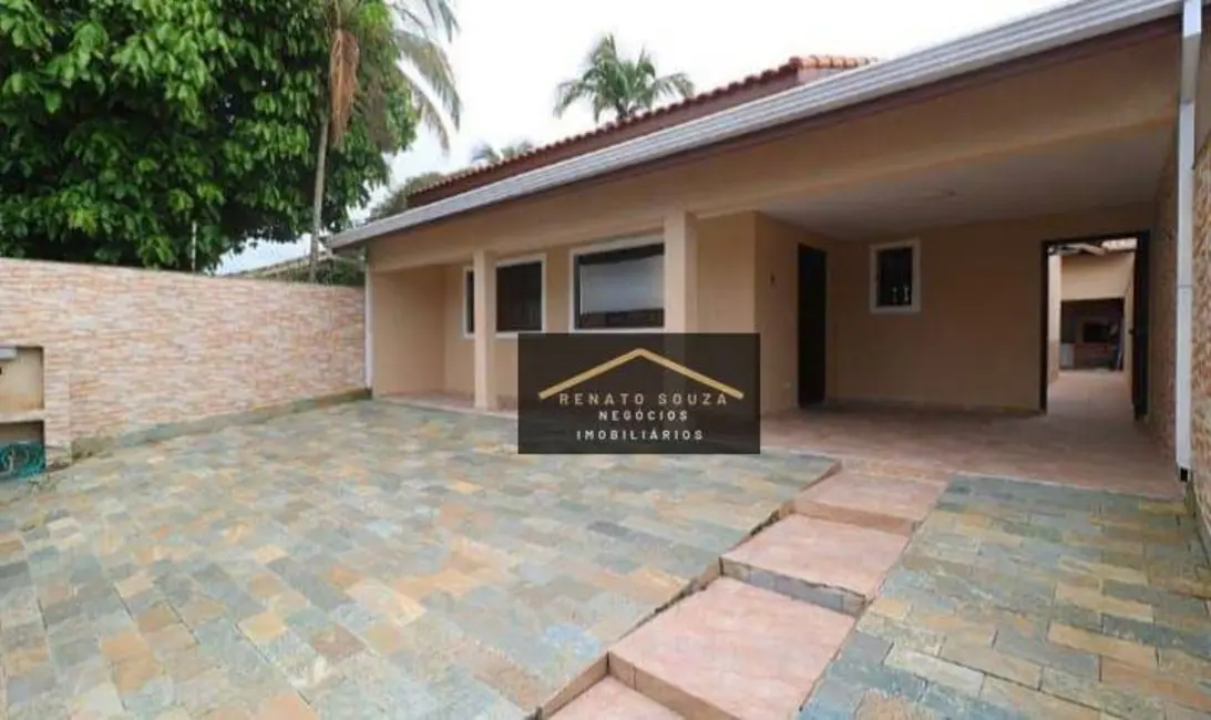 Foto 2 de Casa com 3 quartos à venda, 250m2 em Peruibe - SP