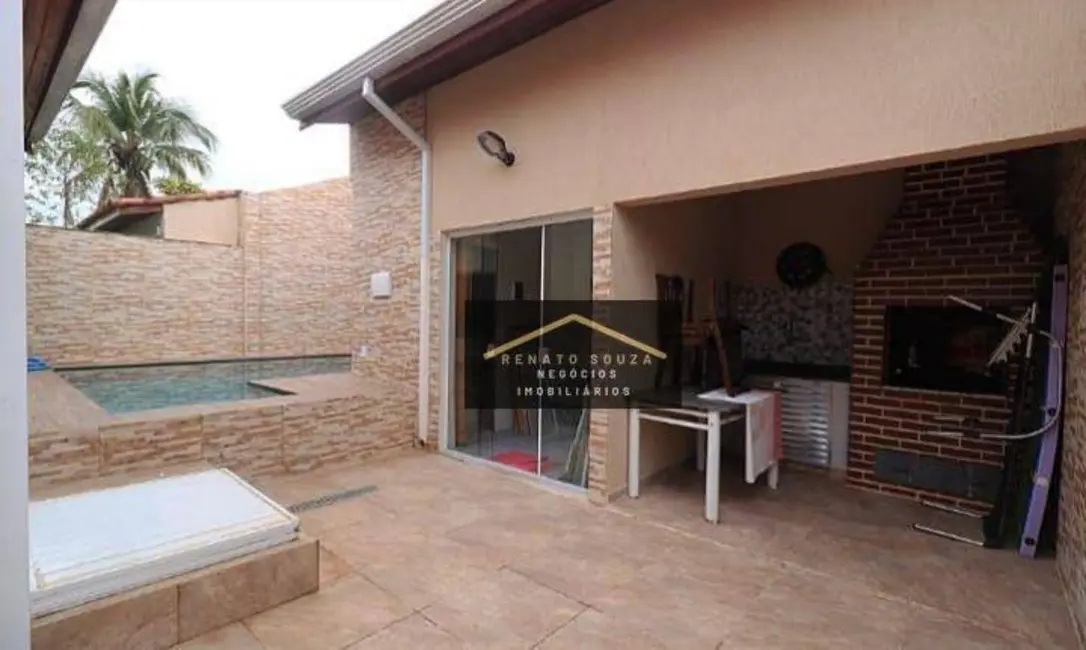 Foto 1 de Casa com 3 quartos à venda, 250m2 em Peruibe - SP