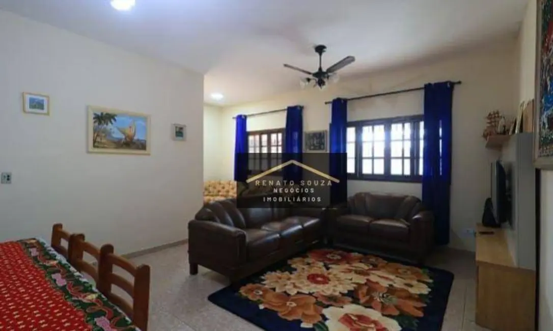 Casa com 3 quartos à venda, 250m2 em Peruibe - SP - imagem 4 Foto 4 de Casa com 3 quartos à venda, 250m2 em Peruibe - SP