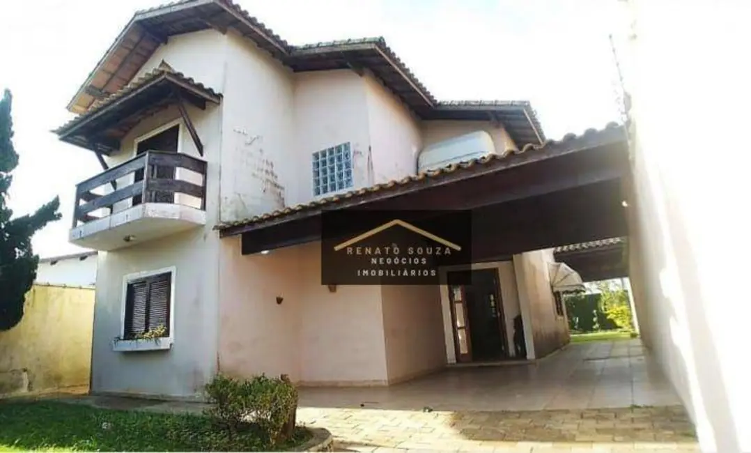 Sobrado com 3 quartos à venda, 250m2 em Peruibe - SP - imagem 3 Foto 3 de Sobrado com 3 quartos à venda, 250m2 em Peruibe - SP