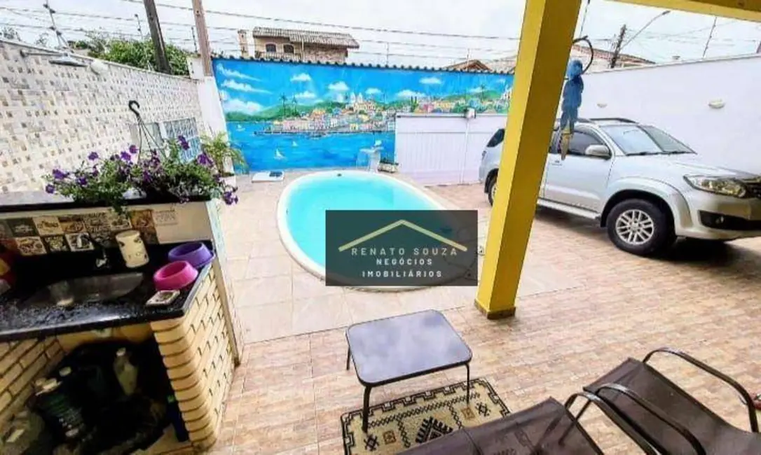 Foto 2 de Casa com 3 quartos à venda, 250m2 em Peruibe - SP