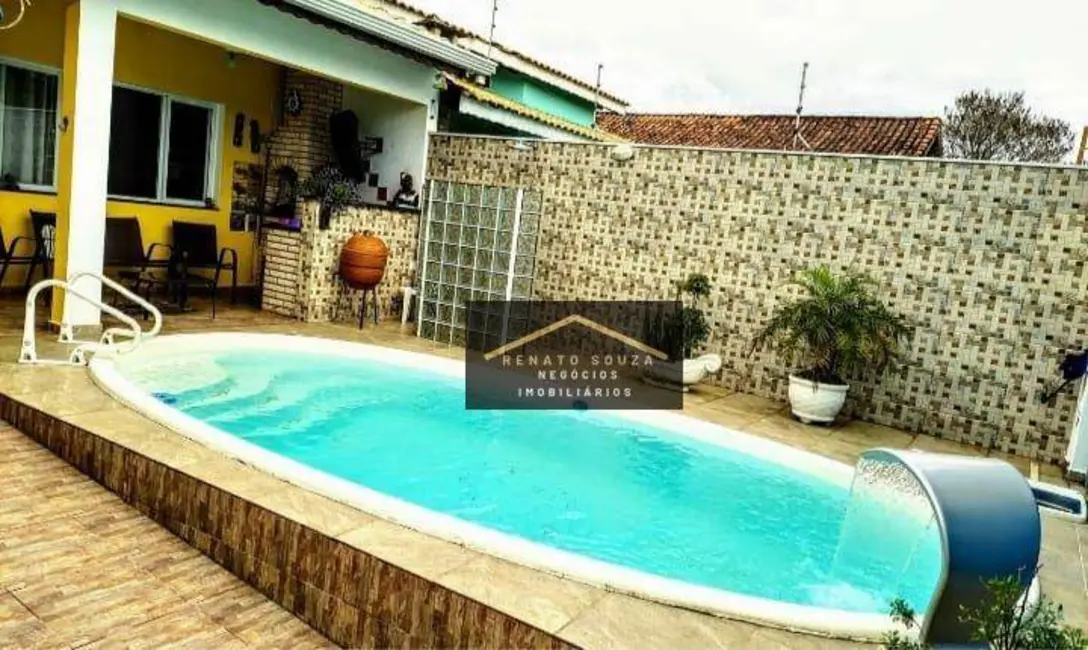 Foto 1 de Casa com 3 quartos à venda, 250m2 em Peruibe - SP
