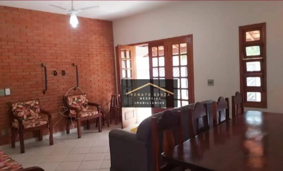 Foto 1 de Casa com 3 quartos à venda, 250m2 em Peruibe - SP