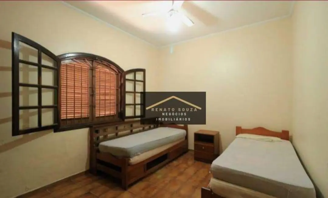 Casa com 3 quartos à venda, 250m2 em Peruibe - SP - imagem 9 Foto 9 de Casa com 3 quartos à venda, 250m2 em Peruibe - SP