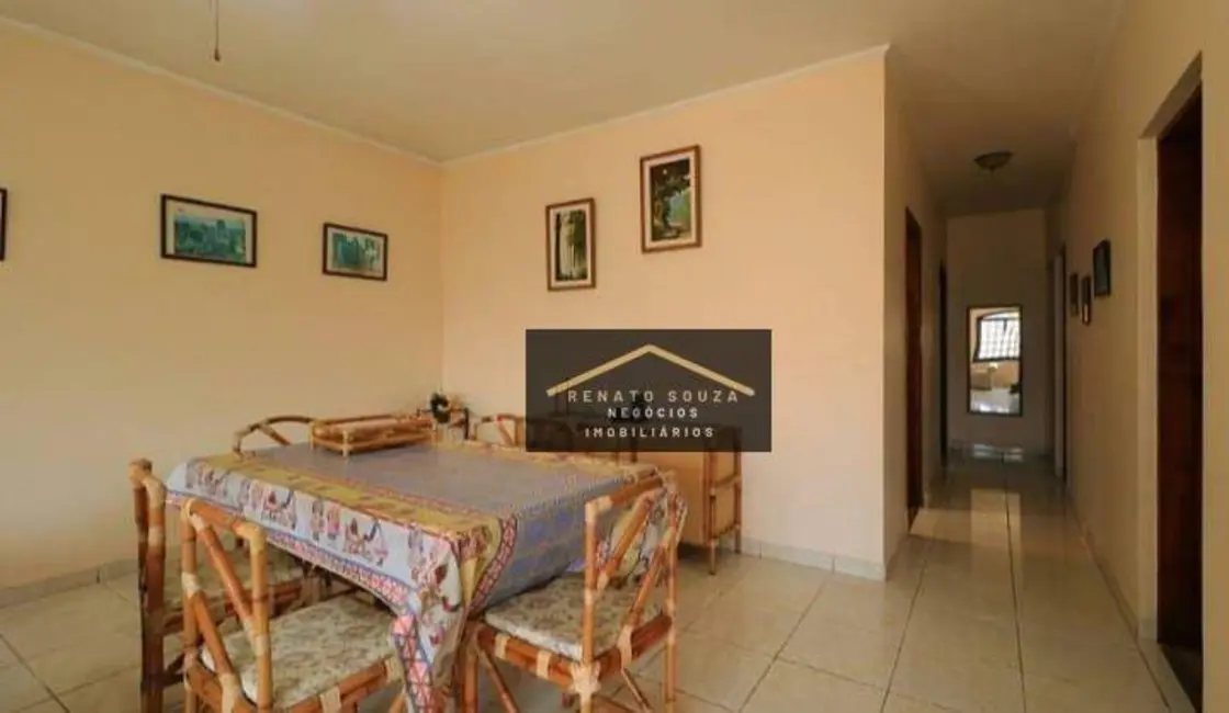 Casa com 3 quartos à venda, 250m2 em Peruibe - SP - imagem 4 Foto 4 de Casa com 3 quartos à venda, 250m2 em Peruibe - SP