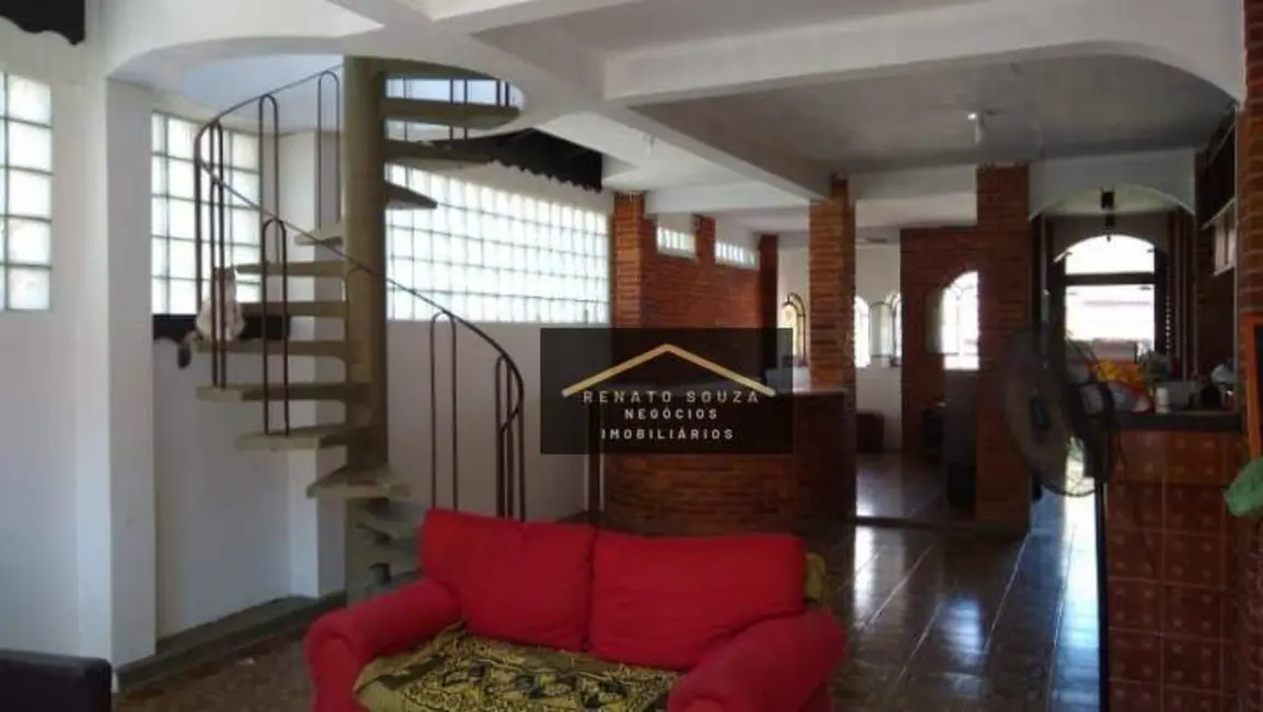 Sobrado com 3 quartos à venda, 250m2 em Peruibe - SP - imagem 6 Foto 6 de Sobrado com 3 quartos à venda, 250m2 em Peruibe - SP