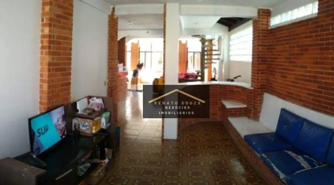 Sobrado com 3 quartos à venda, 250m2 em Peruibe - SP - imagem 3 Foto 3 de Sobrado com 3 quartos à venda, 250m2 em Peruibe - SP