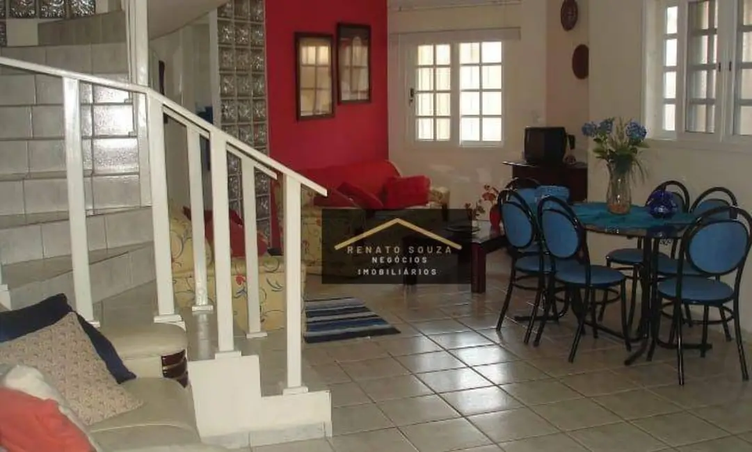 Sobrado com 4 quartos à venda, 193m2 em Peruibe - SP - imagem 3 Foto 3 de Sobrado com 4 quartos à venda, 193m2 em Peruibe - SP