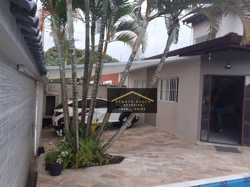 Sobrado com 4 quartos à venda, 260m2 em Peruibe - SP - imagem 4 Foto 4 de Sobrado com 4 quartos à venda, 260m2 em Peruibe - SP