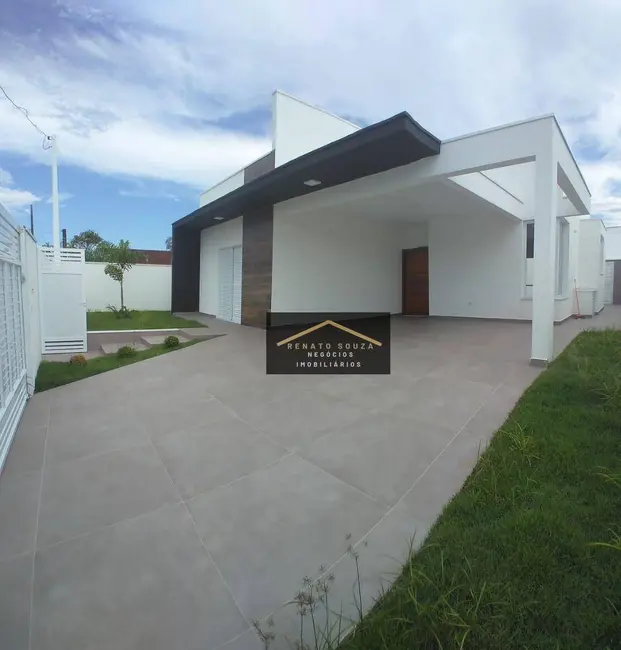 Casa com 3 quartos à venda, 250m2 em Peruibe - SP - imagem 3 Foto 3 de Casa com 3 quartos à venda, 250m2 em Peruibe - SP