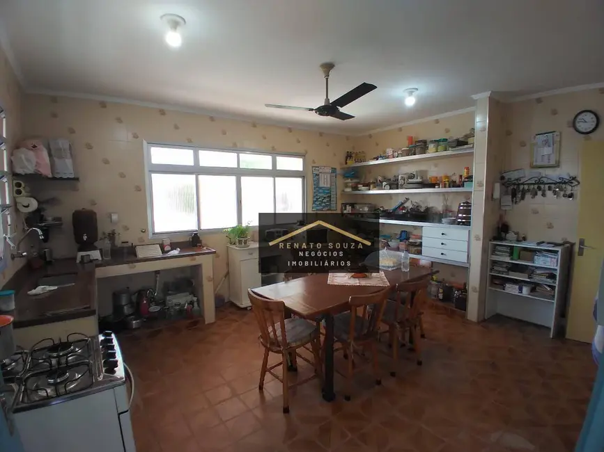 Casa com 4 quartos à venda, 1350m2 em Centro, Peruibe - SP - imagem 9 Foto 9 de Casa com 4 quartos à venda, 1350m2 em Centro, Peruibe - SP