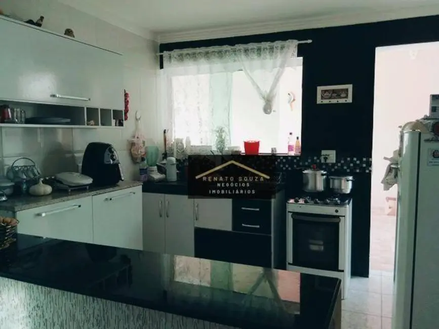 Casa com 4 quartos à venda, 250m2 em Peruibe - SP - imagem 5 Foto 5 de Casa com 4 quartos à venda, 250m2 em Peruibe - SP