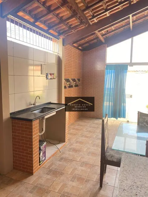 Foto 3 de Casa com 2 quartos à venda, 180m2 em Peruibe - SP