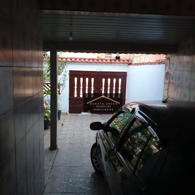 Casa com 3 quartos à venda, 210m2 em Peruibe - SP - imagem 3 Foto 3 de Casa com 3 quartos à venda, 210m2 em Peruibe - SP