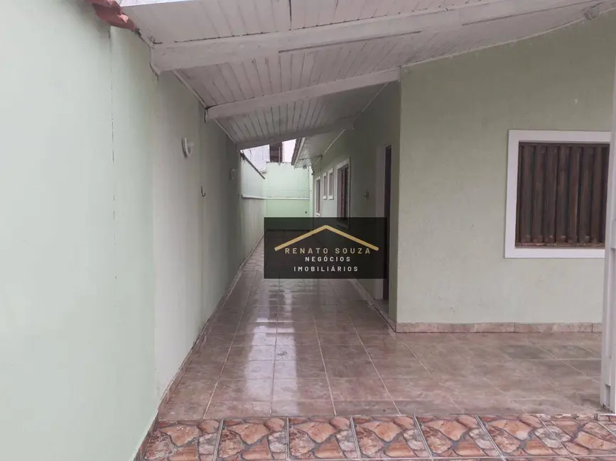Foto 2 de Casa com 3 quartos à venda, 250m2 em Peruibe - SP