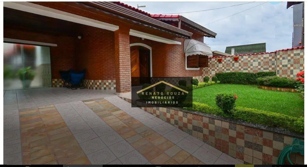 Casa com 3 quartos à venda, 250m2 em Peruibe - SP - imagem 1 Foto 1 de Casa com 3 quartos à venda, 250m2 em Peruibe - SP