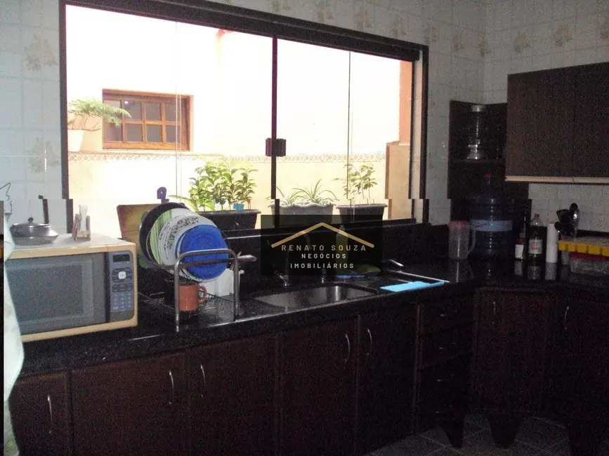 Casa com 3 quartos à venda, 250m2 em Peruibe - SP - imagem 5 Foto 5 de Casa com 3 quartos à venda, 250m2 em Peruibe - SP