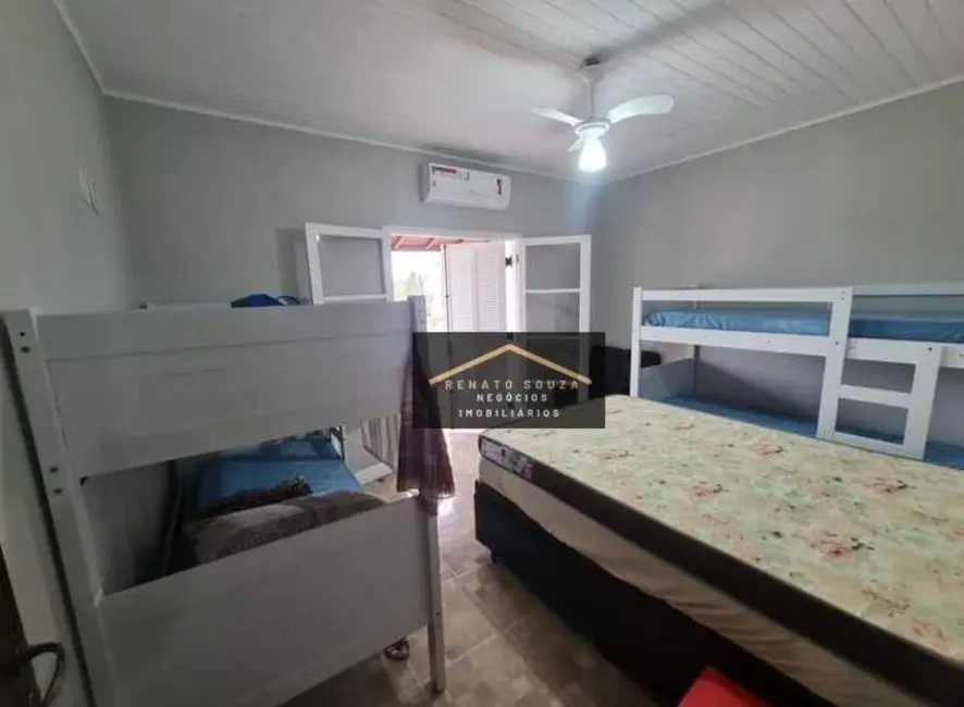 Sobrado com 3 quartos à venda, 261m2 em Peruibe - SP - imagem 9 Foto 9 de Sobrado com 3 quartos à venda, 261m2 em Peruibe - SP