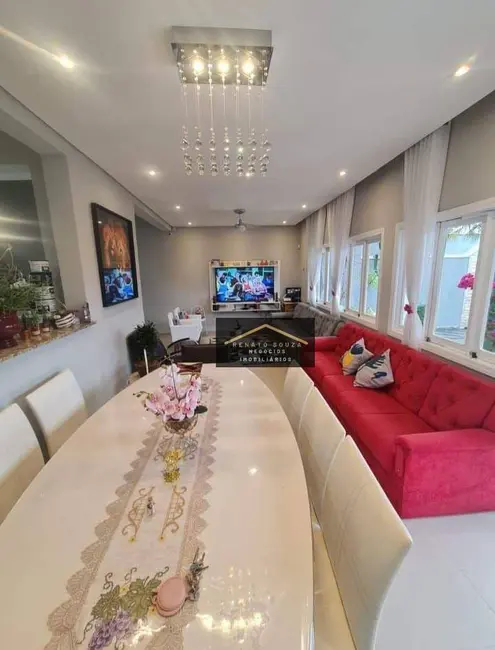 Sobrado com 3 quartos à venda, 261m2 em Peruibe - SP - imagem 5 Foto 5 de Sobrado com 3 quartos à venda, 261m2 em Peruibe - SP