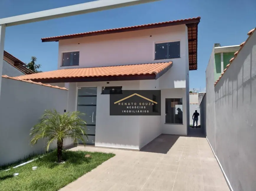 Foto 2 de Casa com 3 quartos à venda, 125m2 em Peruibe - SP