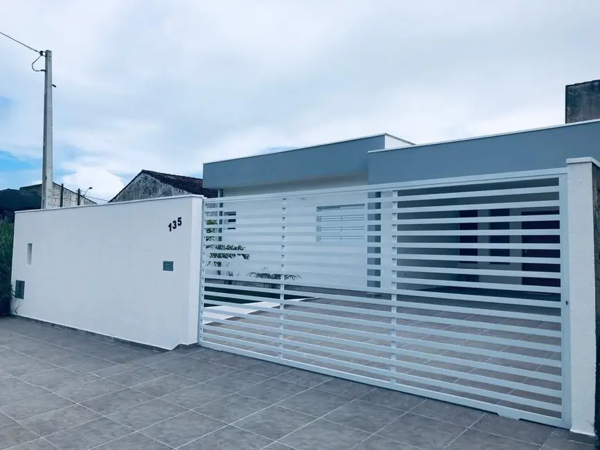 Foto 4 de Casa com 3 quartos à venda, 264m2 em Peruibe - SP