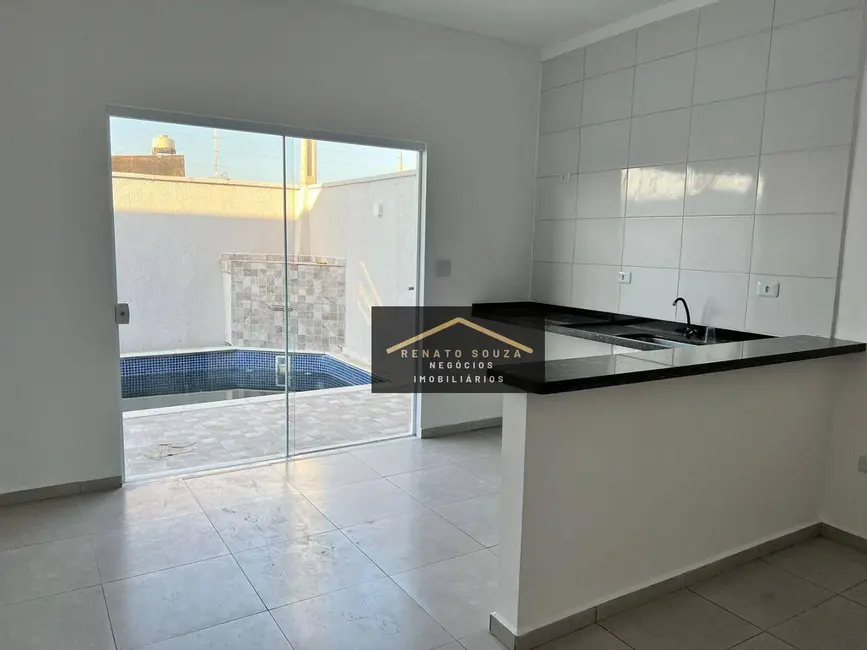 Casa com 3 quartos à venda, 125m2 em Peruibe - SP - imagem 4 Foto 4 de Casa com 3 quartos à venda, 125m2 em Peruibe - SP