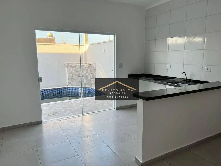 Casa com 3 quartos à venda, 125m2 em Peruibe - SP - imagem 5 Foto 5 de Casa com 3 quartos à venda, 125m2 em Peruibe - SP