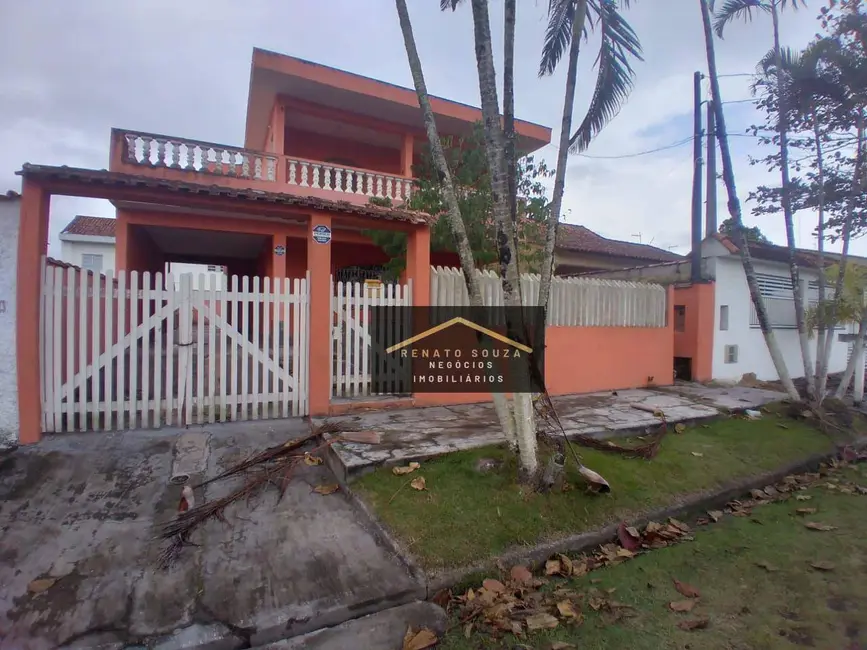 Foto 1 de Casa com 3 quartos à venda, 300m2 em Peruibe - SP