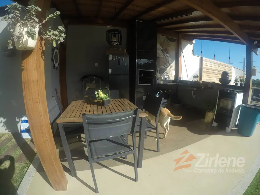 Foto 4 de Casa com 4 quartos à venda, 200m2 em Enseada Azul, Guarapari - ES