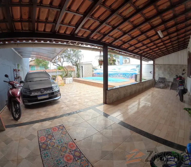 Casa com 3 quartos à venda, 300m2 em Itapebussu, Guarapari - ES - imagem 2 Foto 2 de Casa com 3 quartos à venda, 300m2 em Itapebussu, Guarapari - ES