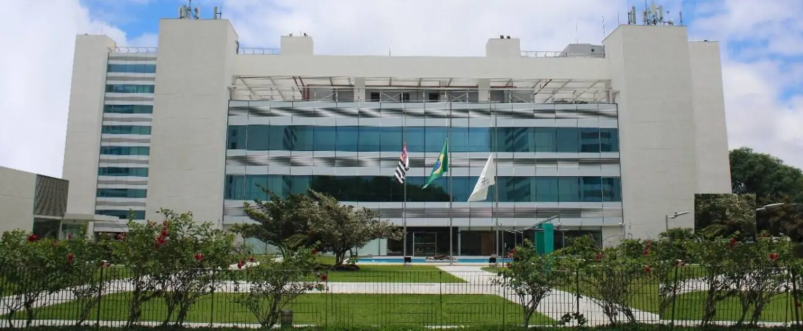 Foto 1 de Sala Comercial à venda, 2844m2 em Jardim São Luís, São Paulo - SP