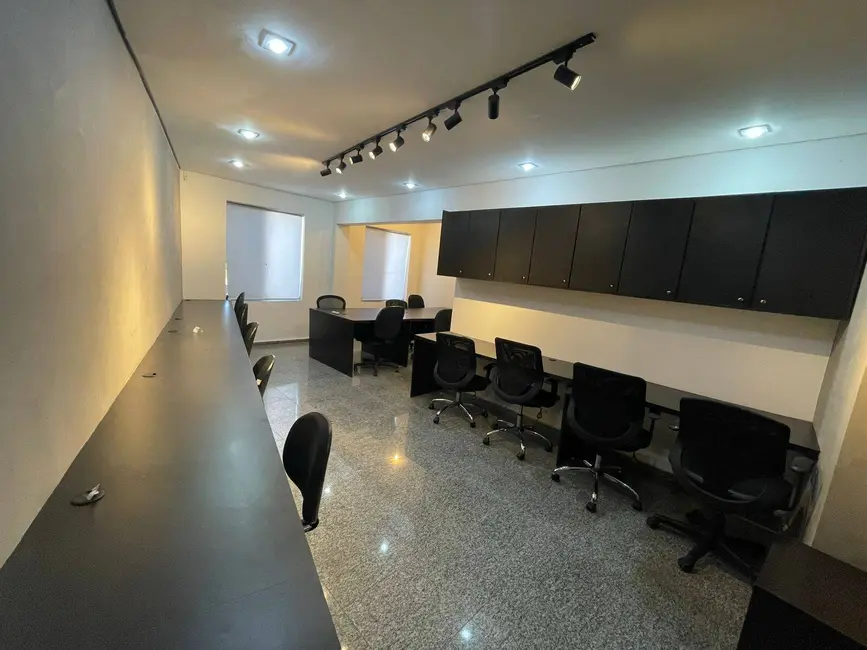 Sala Comercial para alugar, 30m2 em Jardim das Acácias, São Paulo - SP - imagem 3 Foto 3 de Sala Comercial para alugar, 30m2 em Jardim das Acácias, São Paulo - SP