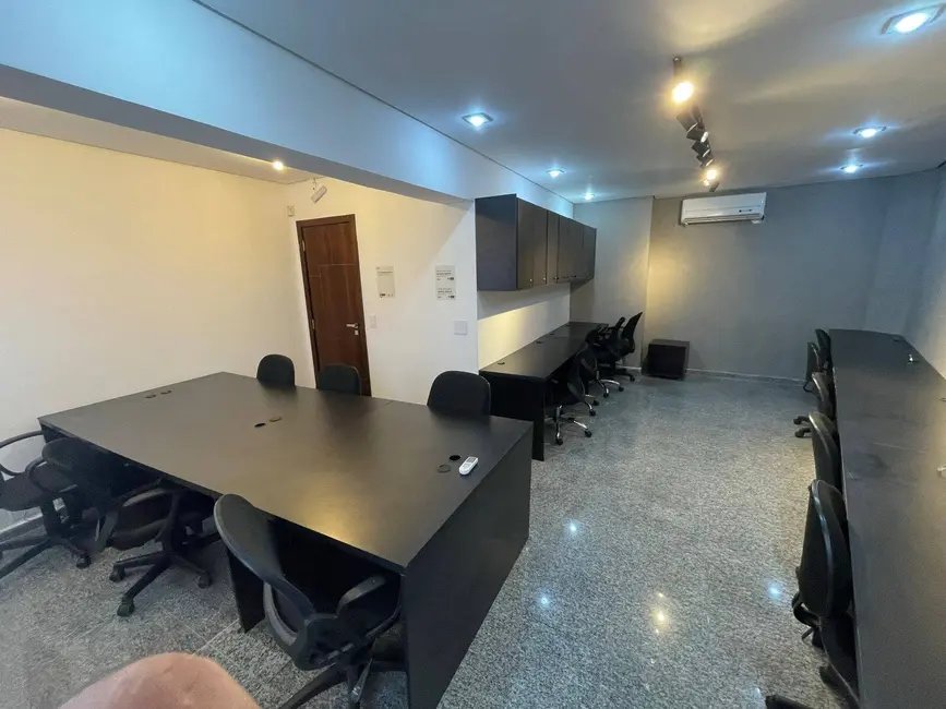 Foto 2 de Sala Comercial para alugar, 30m2 em Jardim das Acácias, São Paulo - SP